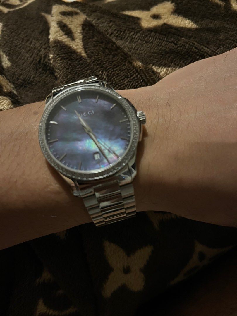 Gucci mother of pearl sales diamond watch