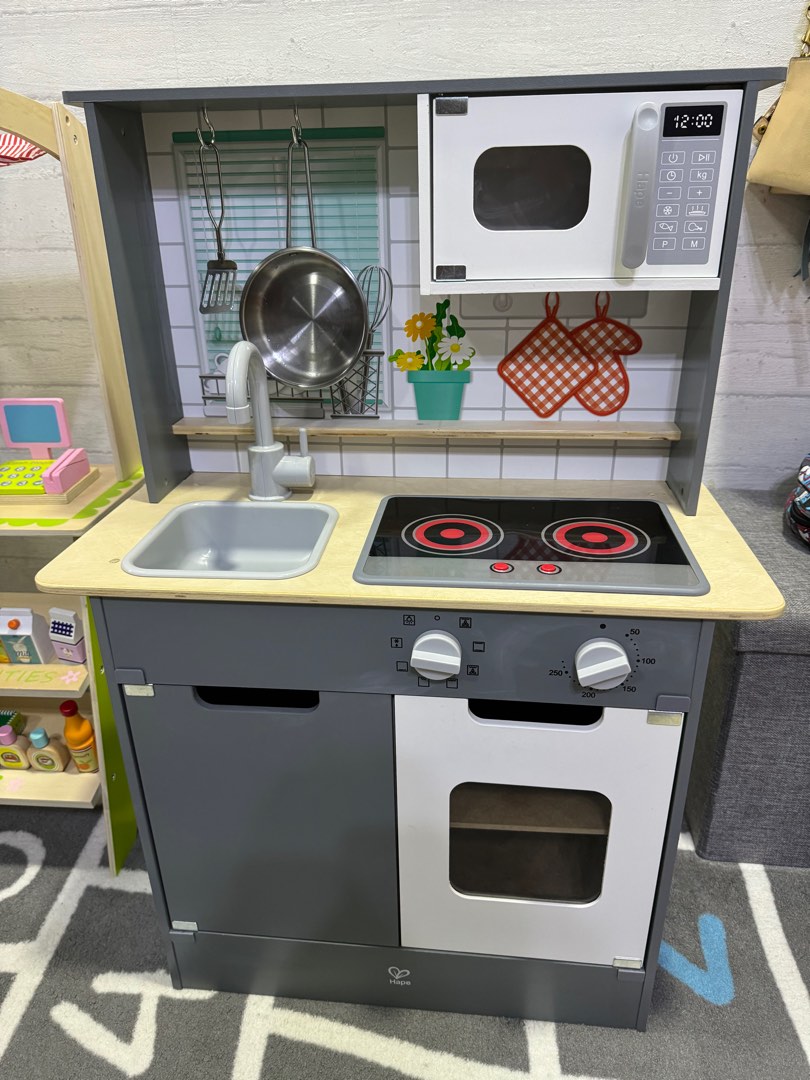 Hape discount wooden kitchen