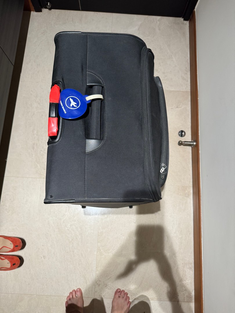 High Quality Samsonite Luggage with at least 100L capacity, Hobbies