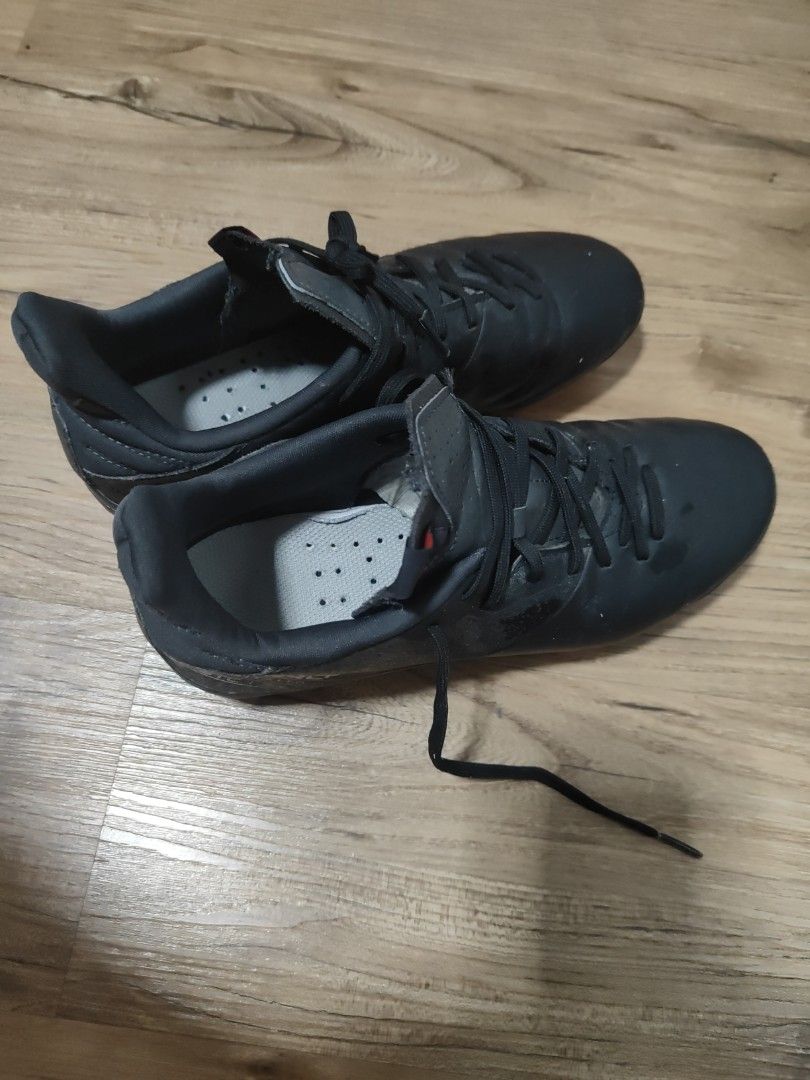 kipsta football boots