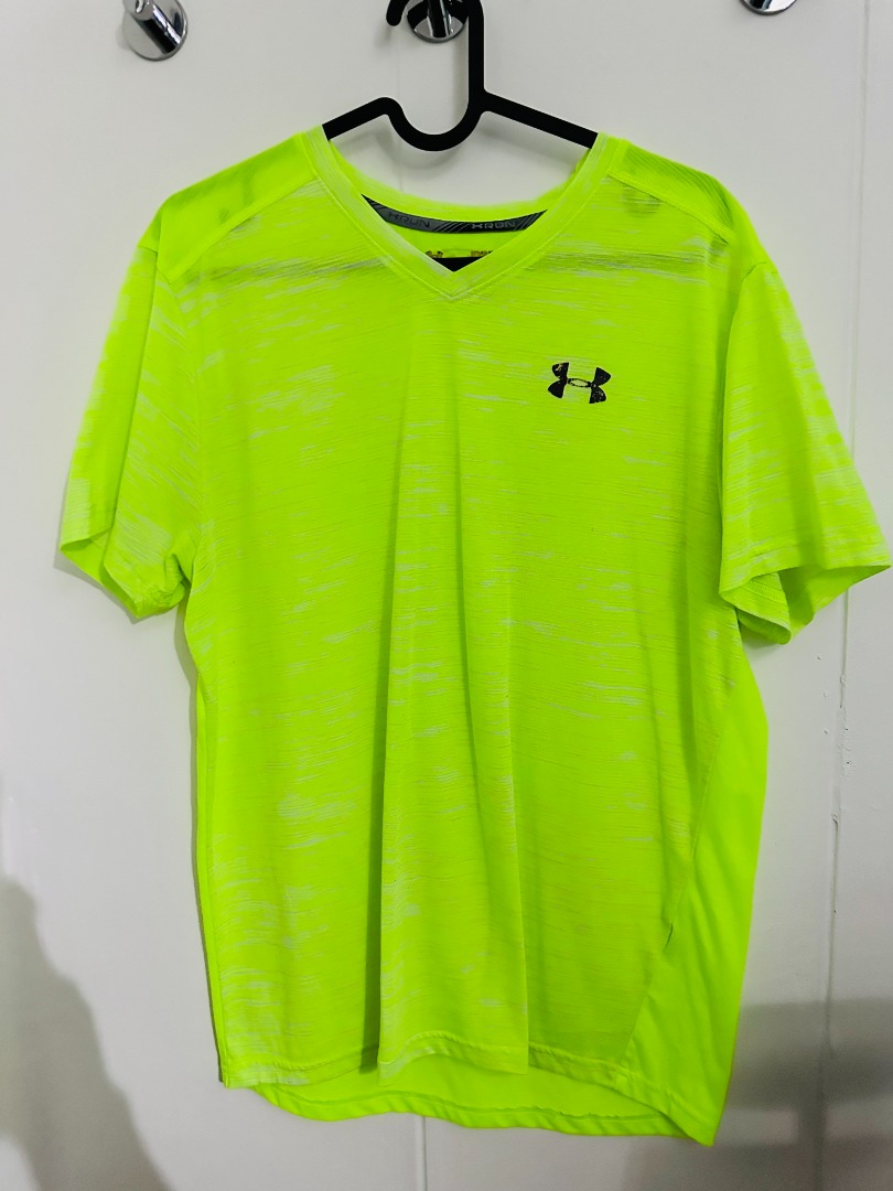 Under armour paya lebar top