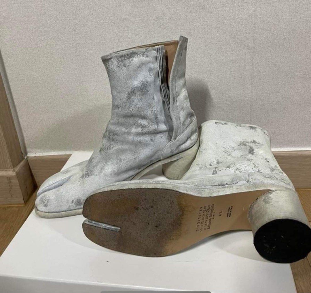 Margiela painted tabi top boots