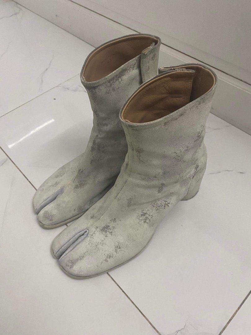 Maison margiela tabi ankle boots cracked paint Men s Fashion