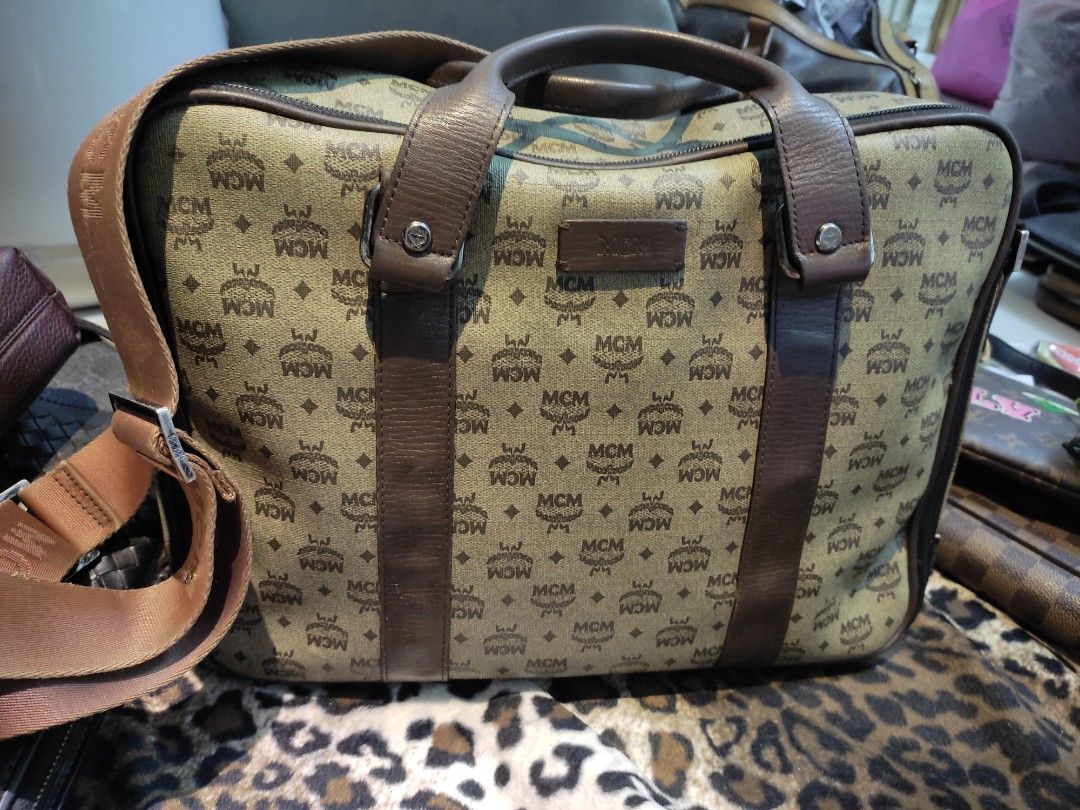 Mcm messenger discount bag men