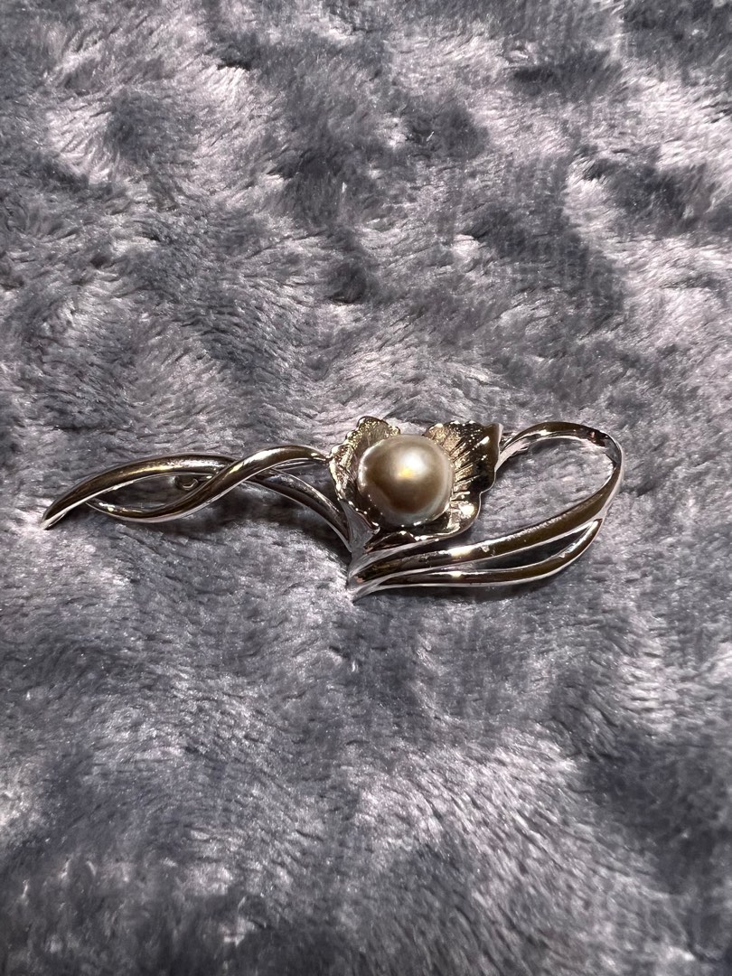 Mikimoto brooch sales