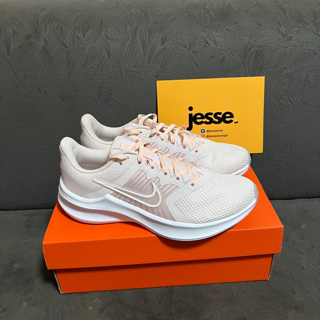 womens light pink nikes