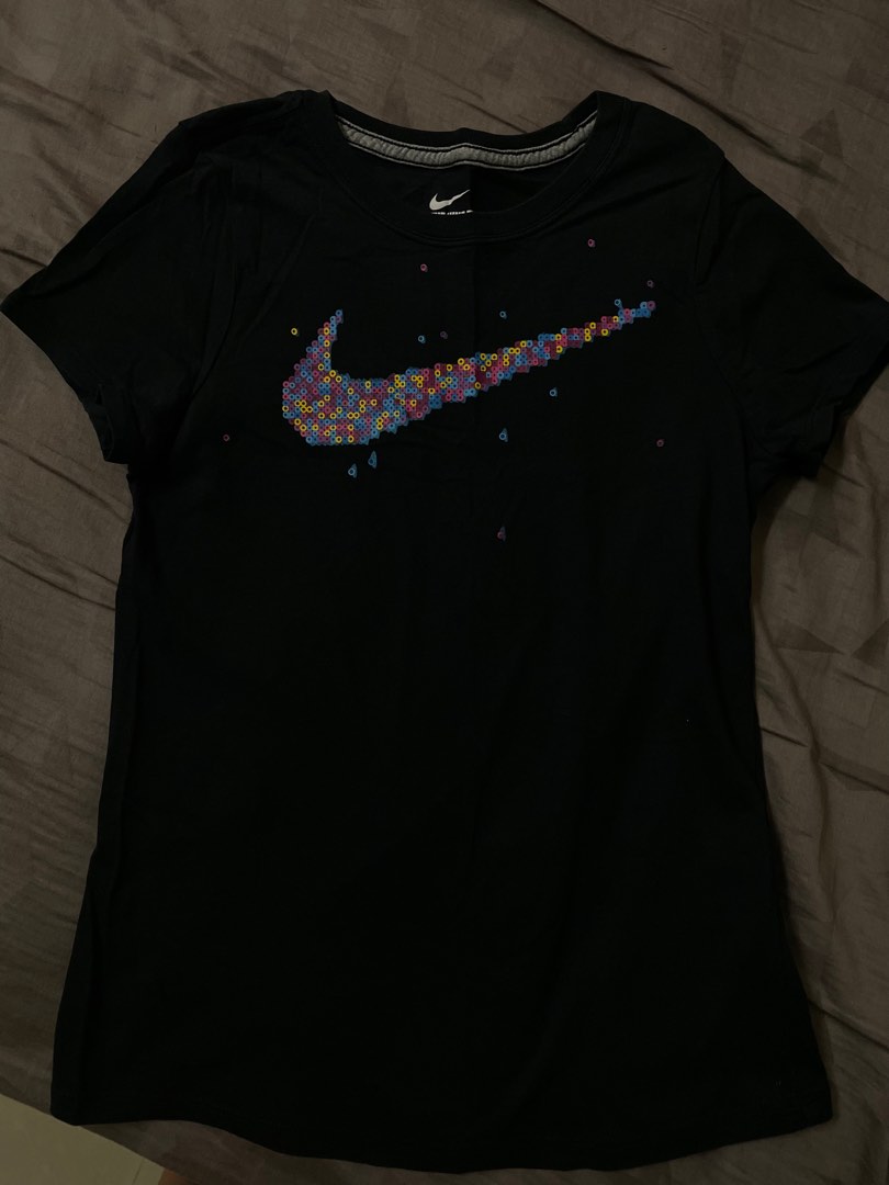 Nike Top, Women's Fashion, Tops, Other Tops on Carousell
