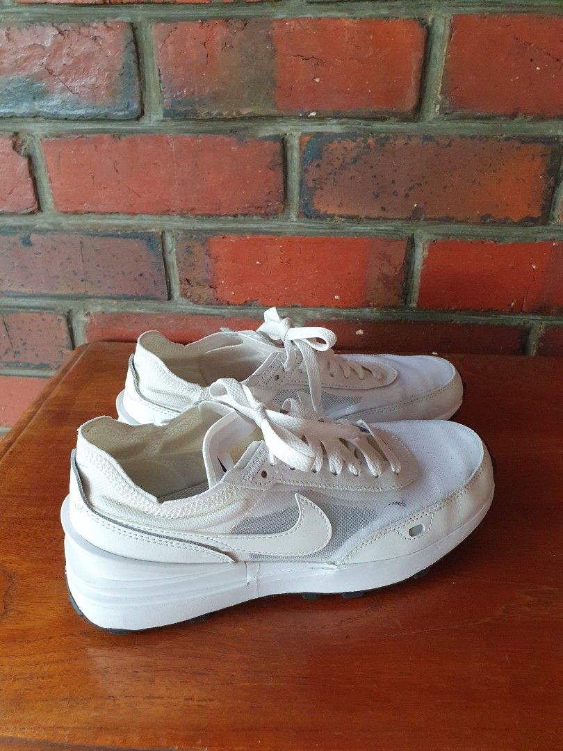 nike waffle triple white