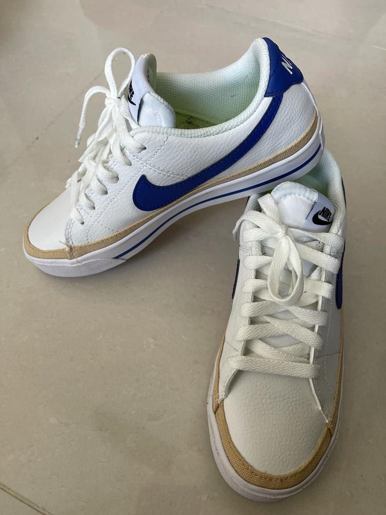 trendy white nike sneakers womens