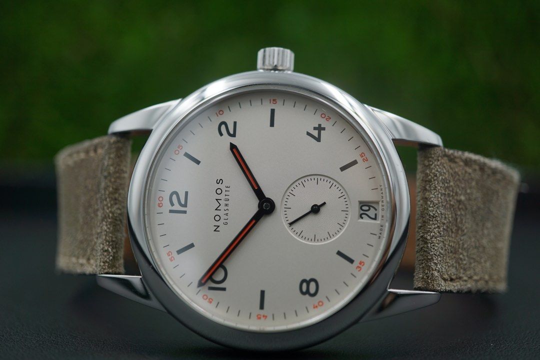 Nomos club 733 online