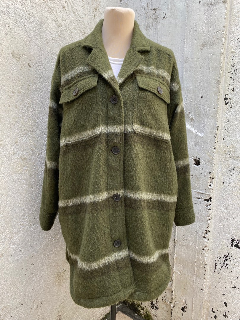 OLIVE GREEN WINTER COAT LARGE TO XL, Women's Fashion, Coats, Jackets ...