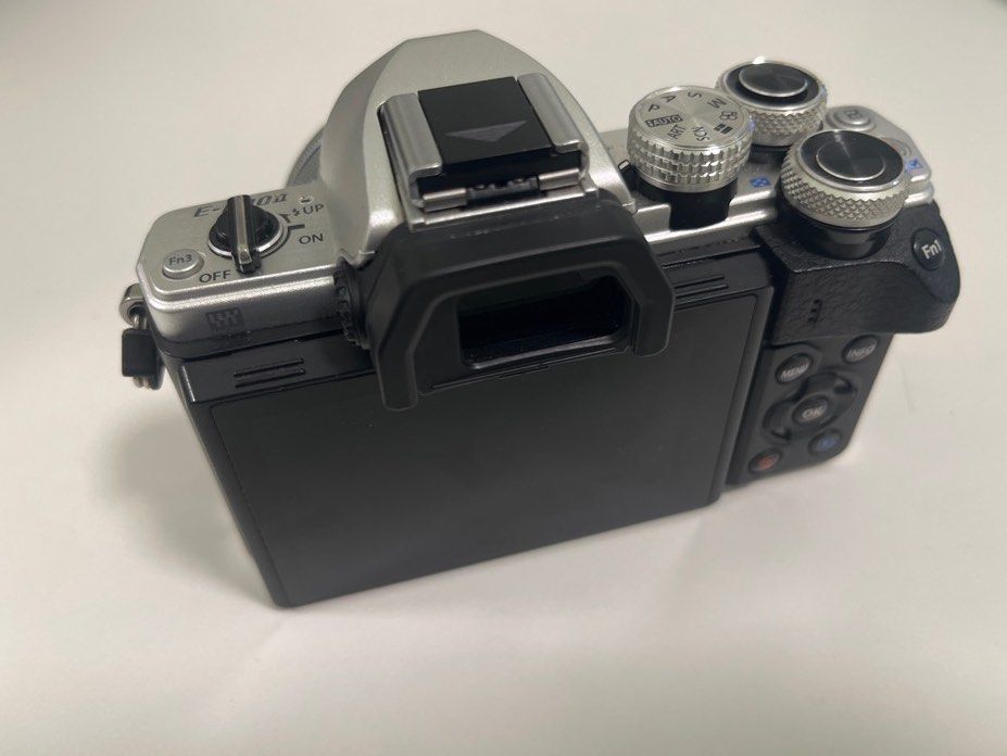 OLYMPUS OM-D E-M10 Mark II 本体 14-42mm Amazon Canada: Olympus OM-D E-M10 Mark II, Mirrorless