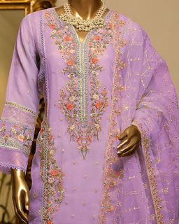 (Category: ) located in . Submitted by nisha.wears (Listing ID 1267219843, Image 1). Description: .