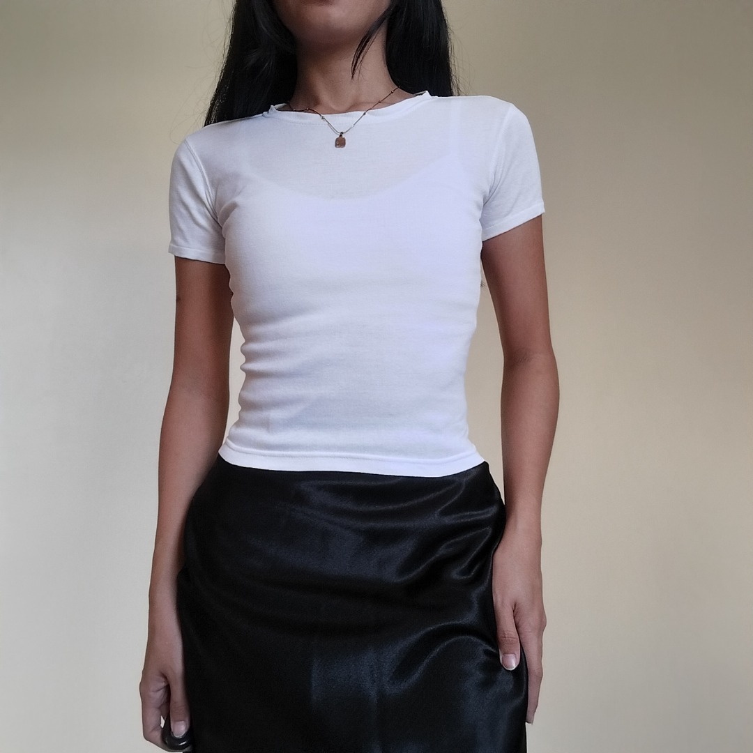 Plain White Fitted Baby Tee, Women's Fashion, Tops, Shirts on Carousell