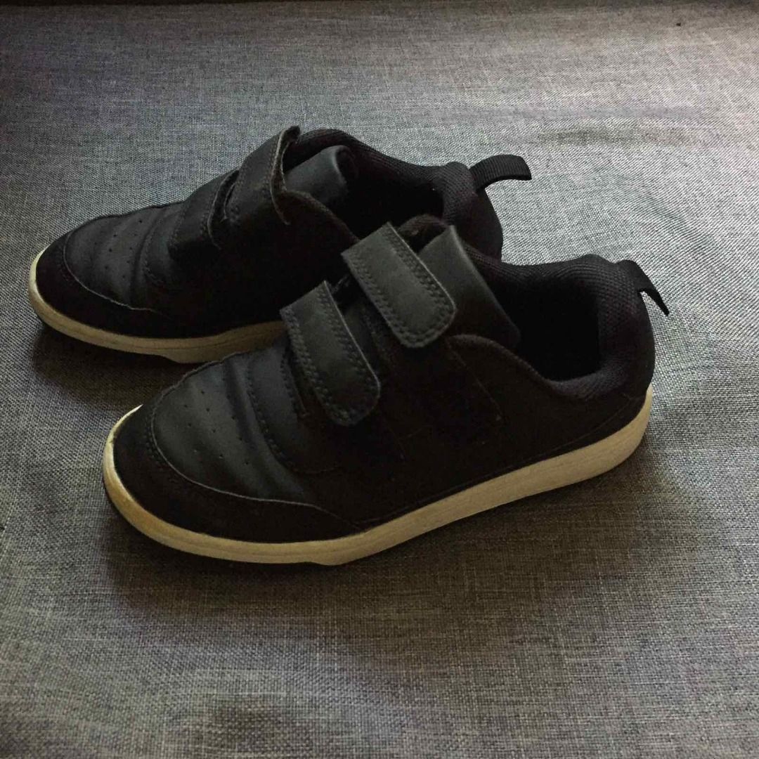 Preloved H M Black Trainers for Kids Size 27 Babies Kids