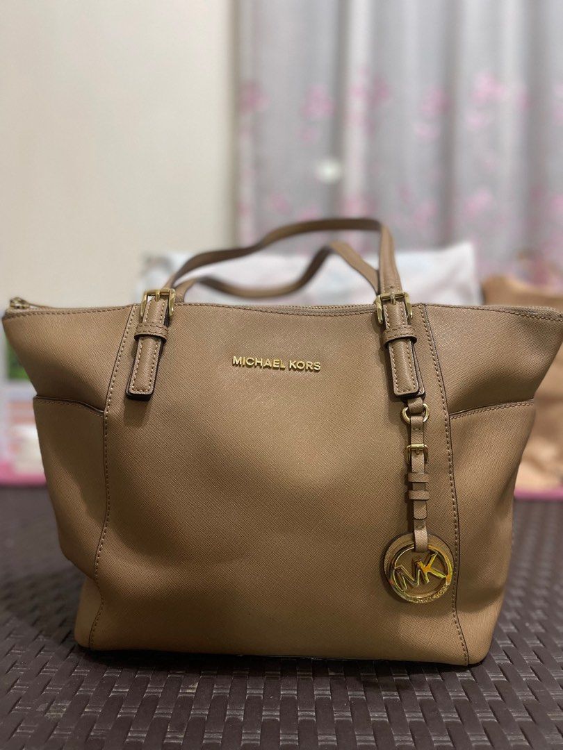 Preloved Michael Kors Bag Luxury Bags Wallets on Carousell