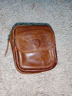 🏷️RARE Vintage FINDS🏷️Authentic LEVI STRAUSS & CO ( Levi's 501 ) Genuine Leather Purse / Belt Bag 🤎