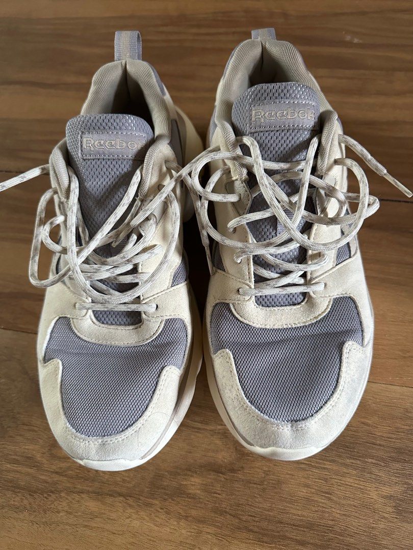 Reebok x wanna one royal bridge 3. top