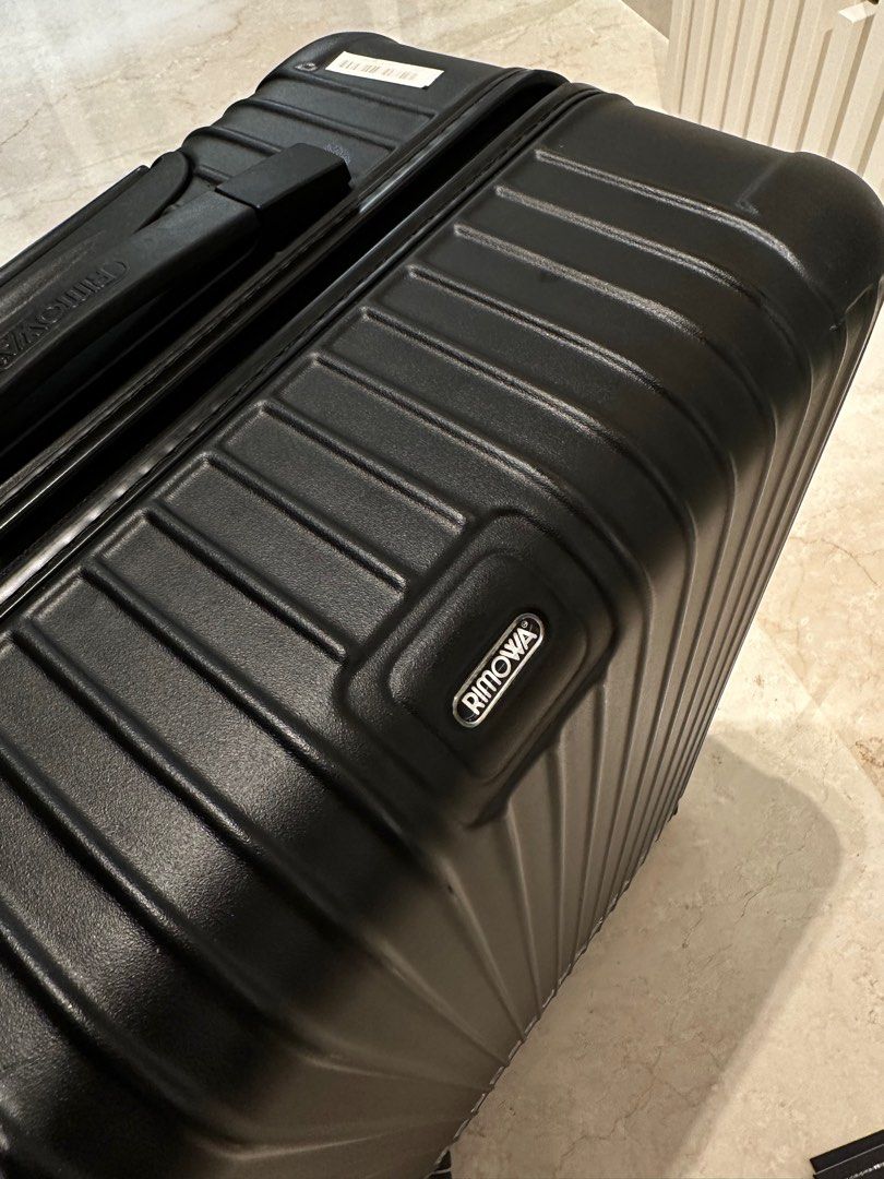 Rimowa essential check in l deals