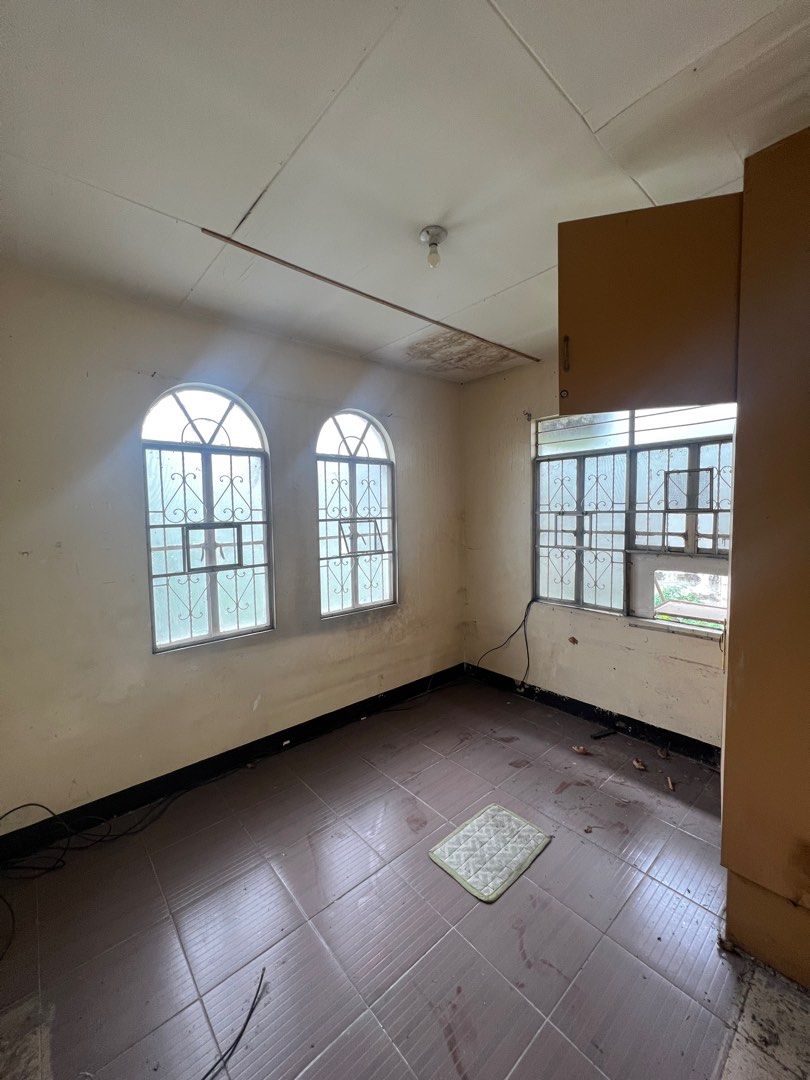 RUSH! Old House & Lot for Sale in Riverside Village Pasig City