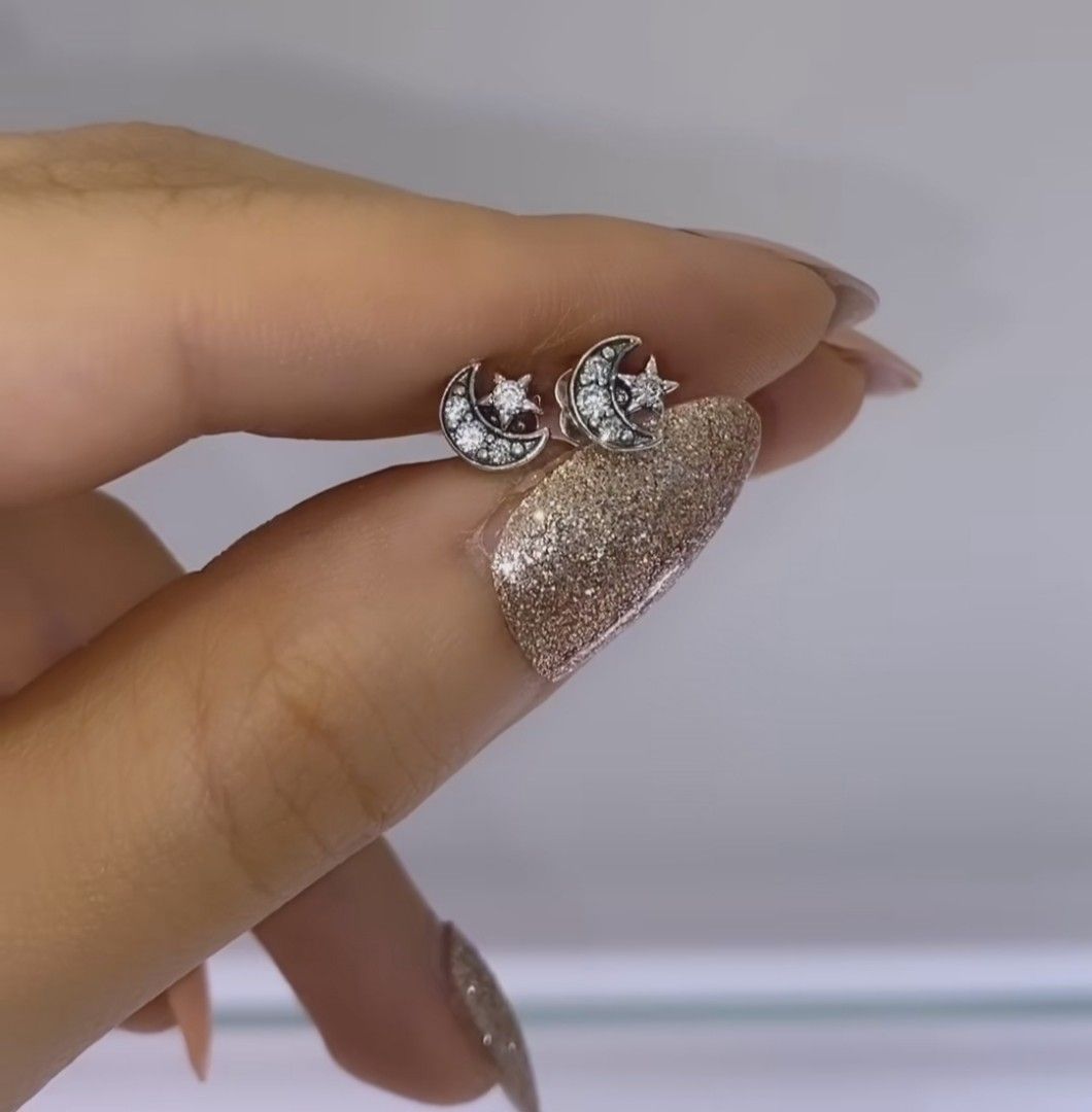Pandora moon shop stud earrings