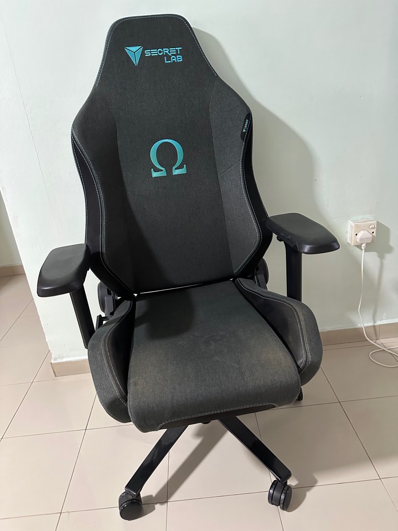 Secret lab Chair, Furniture & Home Living, Furniture, Chairs on Carousell