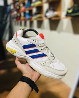 Sepatu Adidas Strutter Original