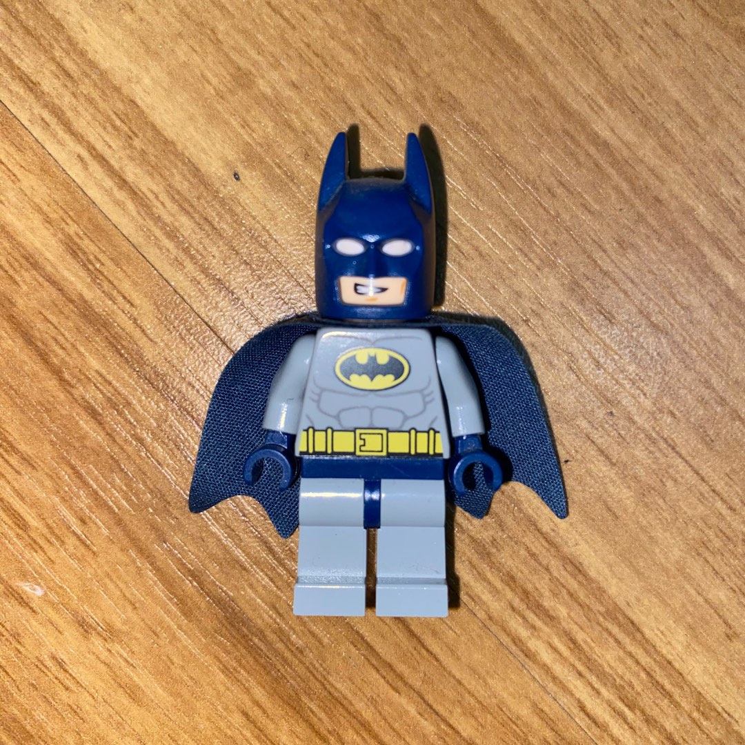 sh111 Lego Batman Minifigure - Bluish Gray Suit with Yellow Belt and ...
