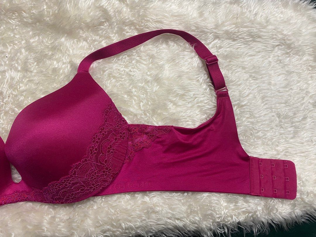 Shocking pink bra 34D, Women's Fashion, New Undergarments & Loungewear on  Carousell