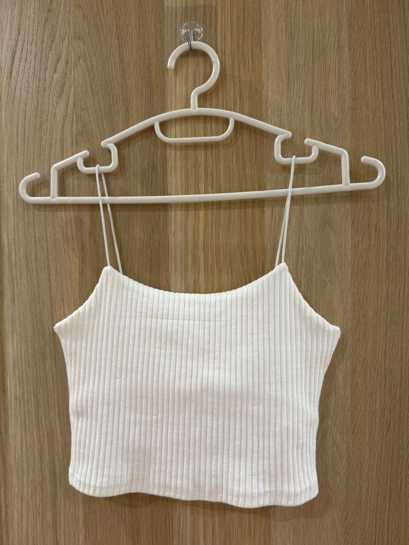 Singlets 白色短裤背心, Women's Fashion, Tops, Sleeveless on Carousell