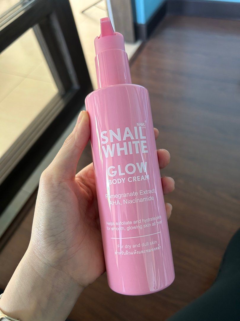 Snail white glow body cream, Beauty & Personal Care, Bath & Body, Body