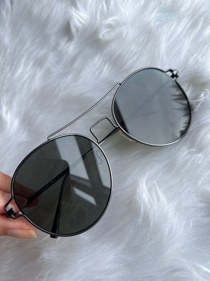 Sprinto shades (Category: Sunglasses & Eyewear) located in Mandaluyong City. Submitted by cheesecaked (Listing ID 1267363726, Image 2). Description: SRP: 1295 .