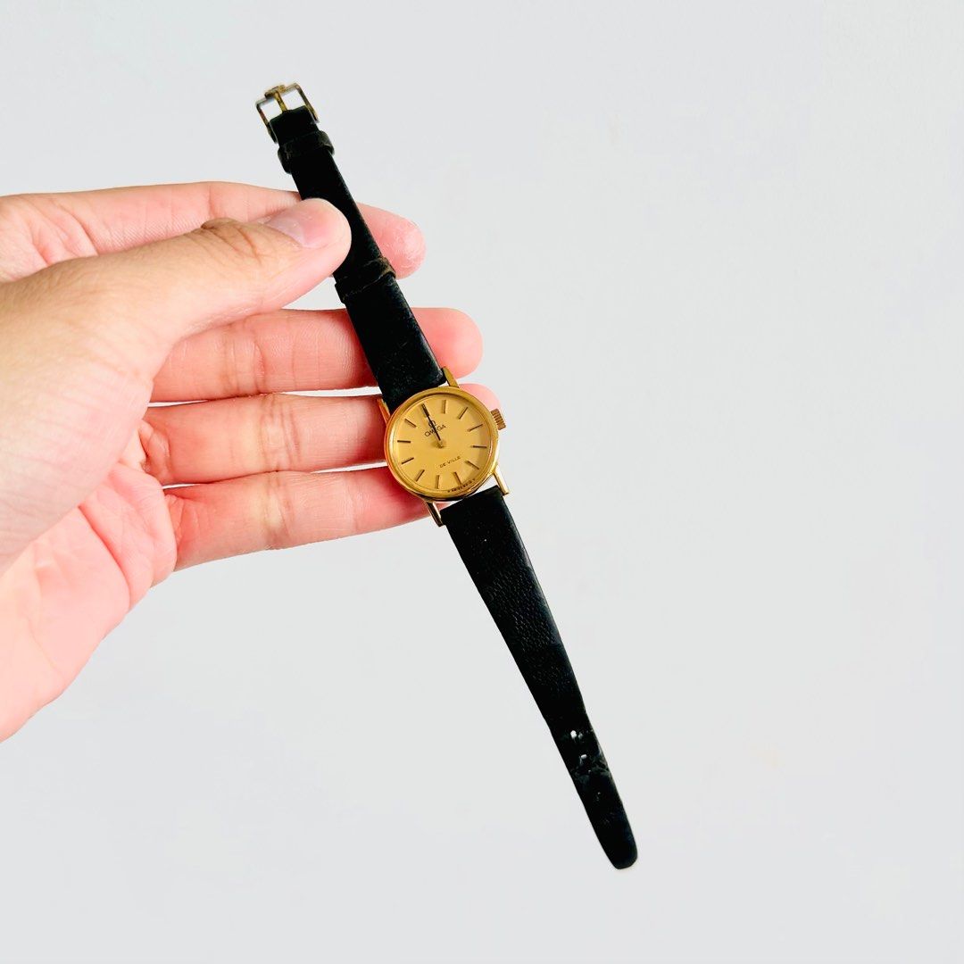 Gold watch black leather strap outlet