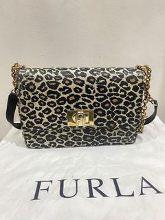 (Kategori: ) berada di . Dikirim oleh larisbrandedstuff (ID iklan 1267334333, Gambar 1). Deskripsi: .