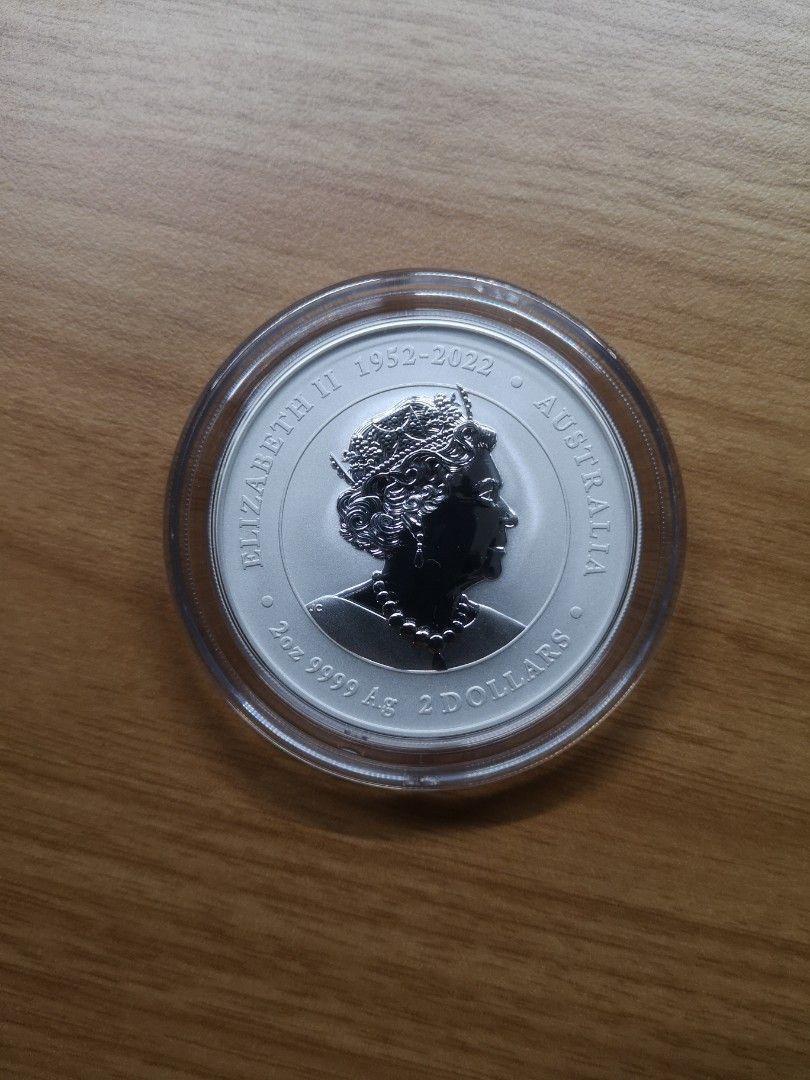 The Perth Mint Dragon Silver 2oz 999.9 fineness (2024) (Category: Vintage Collectibles) located in Singapore. Submitted by bullionex (Listing ID 1267350992, Image 2). Description: The Perth Mint Dragon Silver 2oz 999.9 fineness (2024) Remark: Limited! First come first serve. Specifications: - Country: Australia - Manufacturer: Perth Mint - Diameter: 50.8 mm - Thickness: 4.8 mm - Purity: .999 - Weight: 2 troy oz (62.2 gram) - Year of issuance: 202