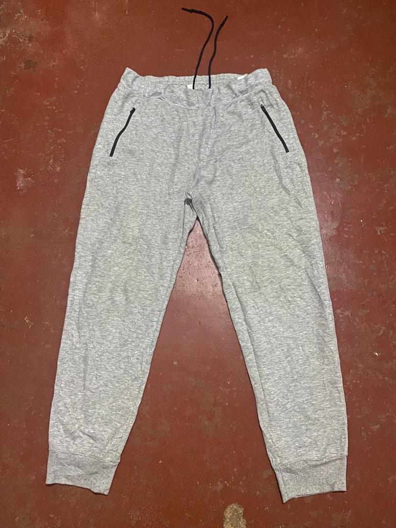 Uniqlo Jogging Pants, Men's Fashion, Bottoms, Joggers on Carousell