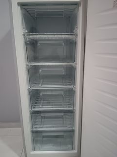 Upright freezer deals frost free malaysia