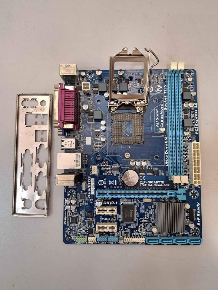 Used mobo Gigabyte H61M DS2 lga 1155 mATX motherboard Computers