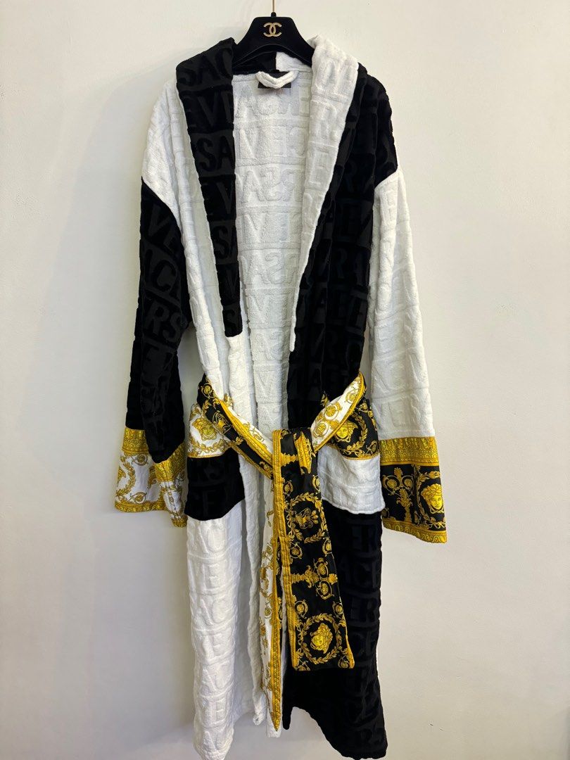 Louis Vuitton Bathrobe, Luxury, Apparel on Carousell