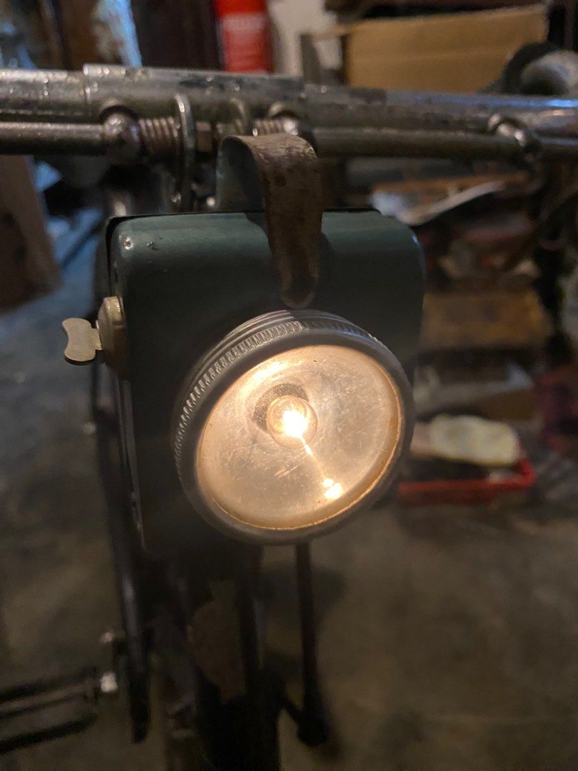 First outlet bicycle lamp