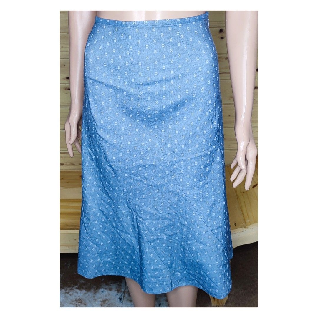 Blue layer mesh skirt women, Women's Fashion, Bottoms, Skirts on Carousell
