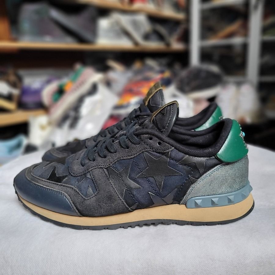 Sepatu valentino garavani outlet