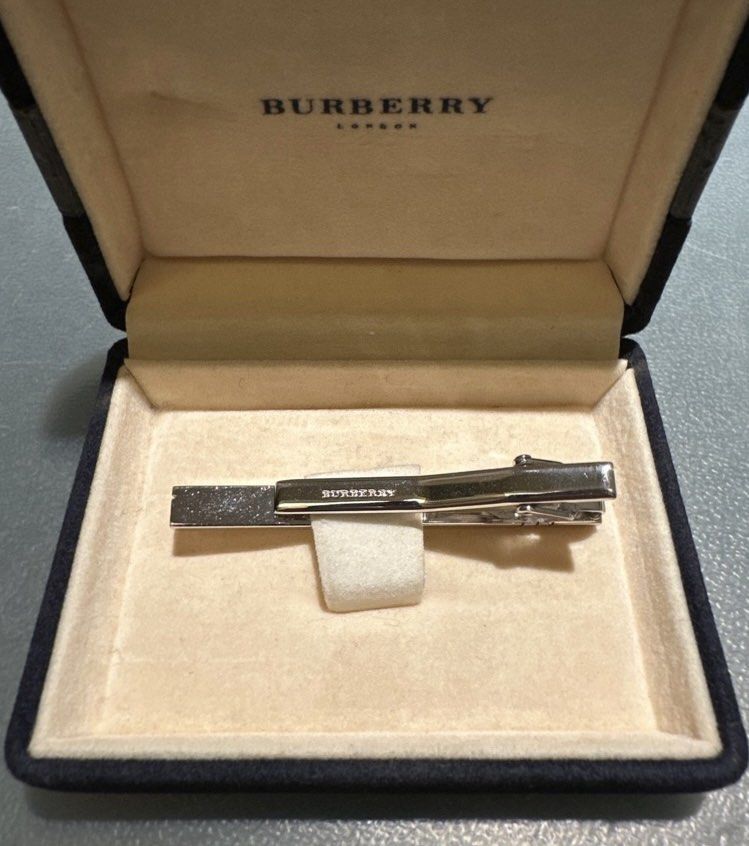 Burberry tie discount clip sale