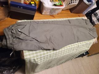 二手近乎全新 MEN 1941 男裝褲 束腳褲 男褲 比較短
軍綠 XL