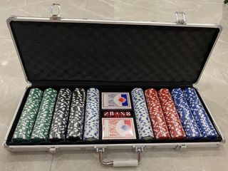 Cardinal Professional Poker Chips 100 Poker Chips & Dealer Chip in Tin Case