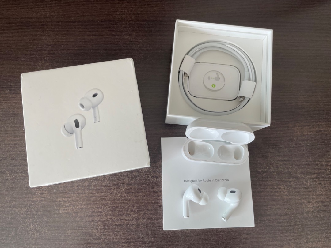 Apple AirPods Pro 2nd Gen with MagSafe Wireless Charging Case, model