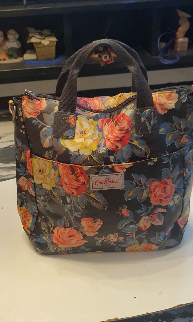 Authentic 3 way cath kidston bag (Category: Luxury Bags & Wallets) located in Cavite. Submitted by ohmie23 (Listing ID 1267390060, Image 3). Description: Authentic 3 way cath kidston bag.