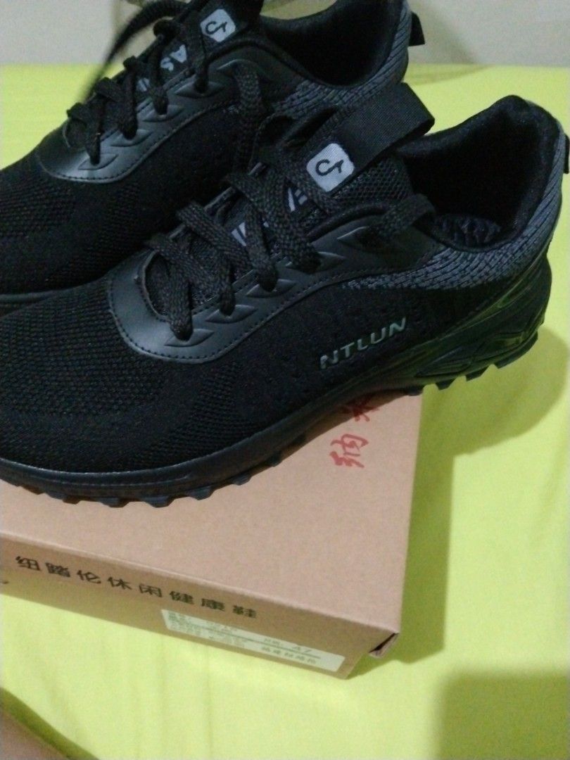 Black Running Shoes, Men's Fashion, Footwear, Sneakers on Carousell