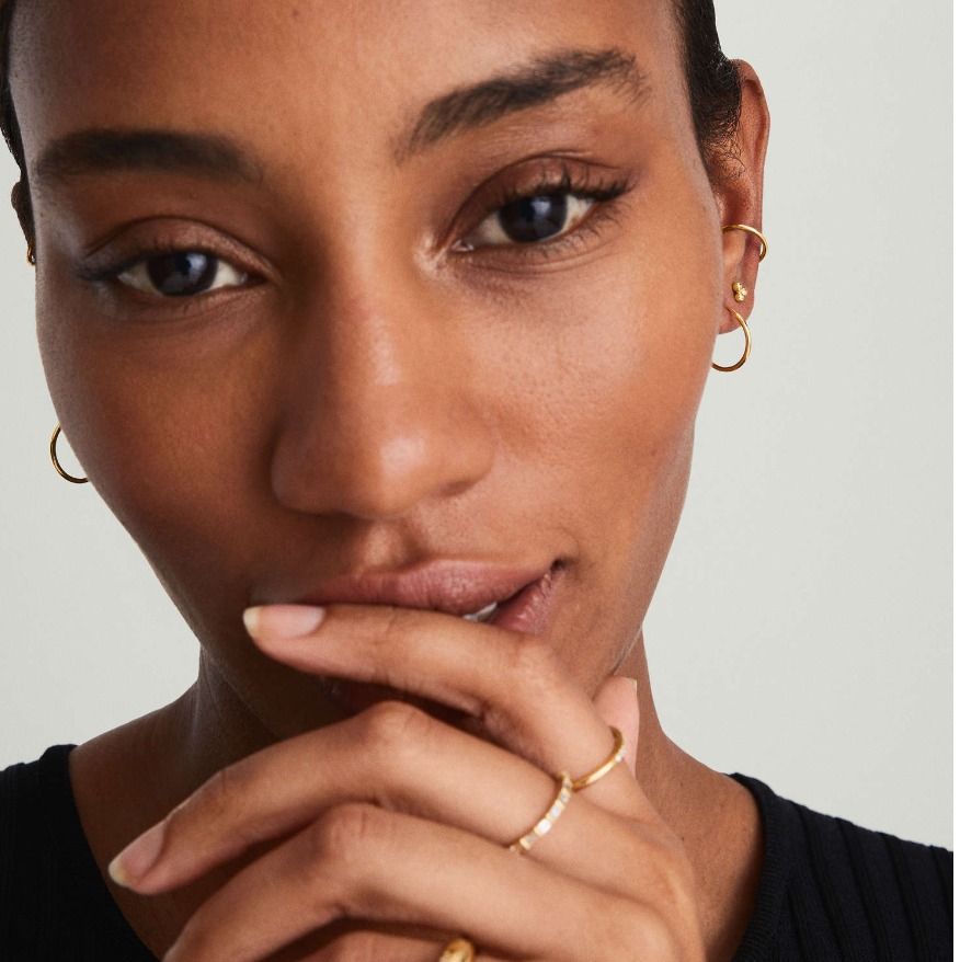 Mejuri clearance small hoops