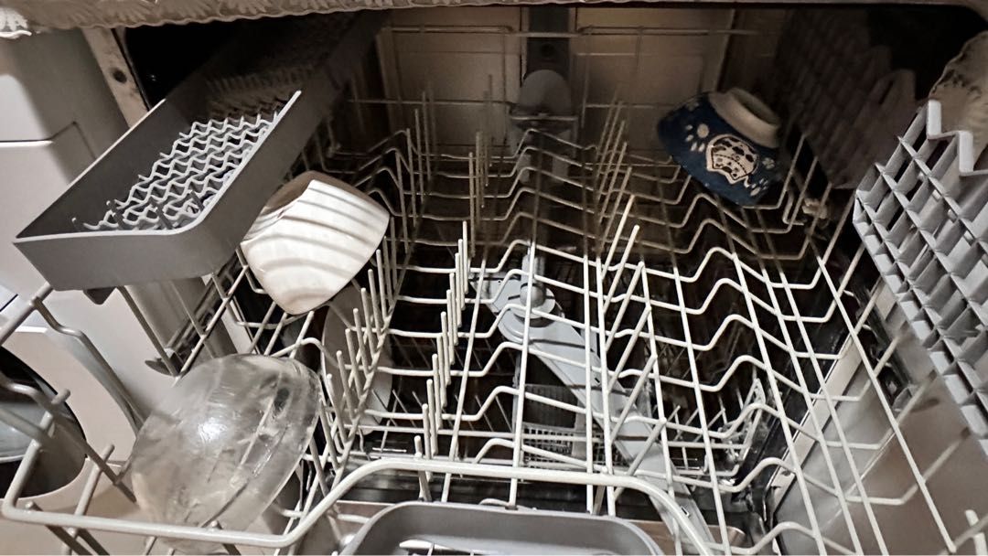Bosch Dishwasher, TV & Home Appliances, Kitchen Appliances, Dishwasher on Carousell